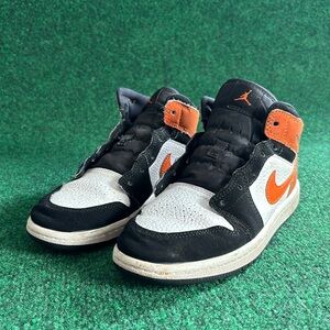 Jordan 1 Mid